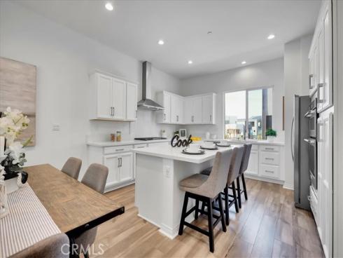 168  Sawbuck  , Irvine, CA