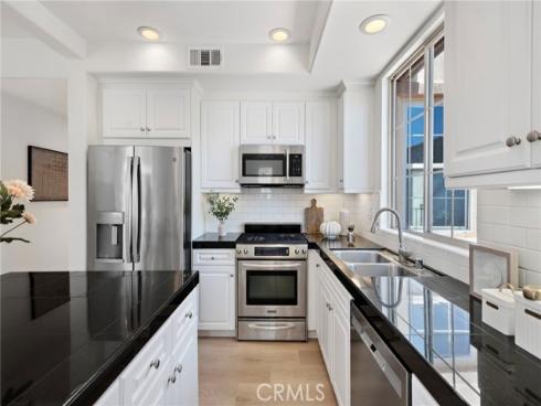 50  Cienega  , Irvine, CA