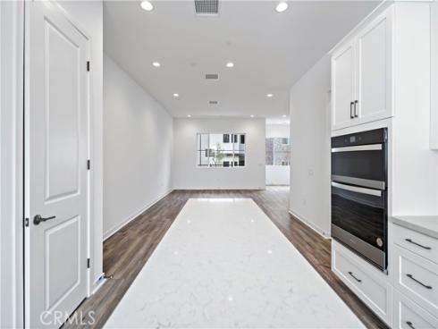 127  Culture  , Irvine, CA