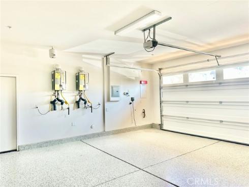 101  Tinker  , Irvine, CA