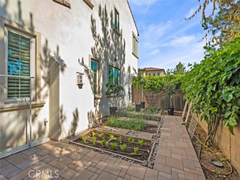 61  English Saddle  , Irvine, CA