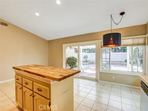 24  Field  , Irvine, CA