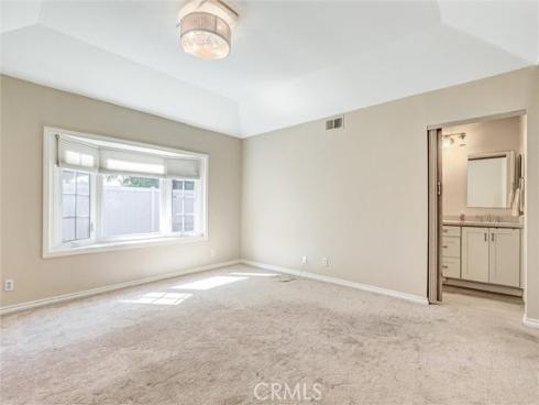 24  Field  , Irvine, CA