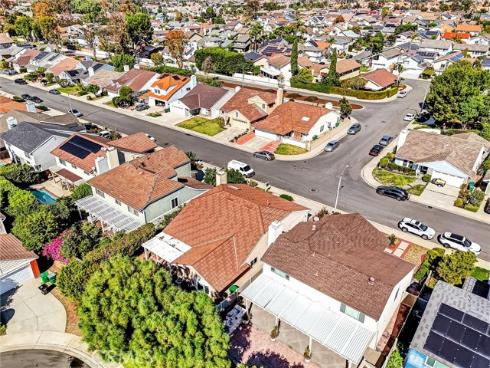 24  Field  , Irvine, CA