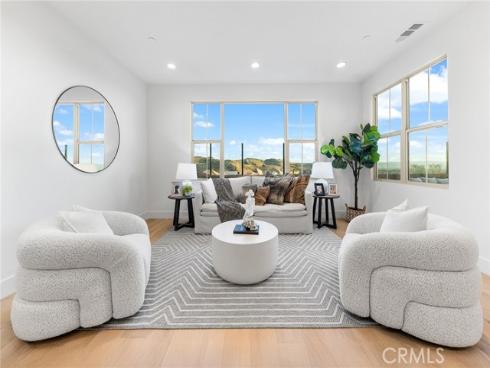 206  Collino  , Irvine, CA