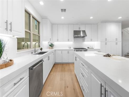 206  Collino  , Irvine, CA