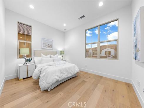 206  Collino  , Irvine, CA