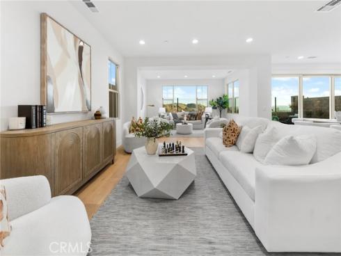 206  Collino  , Irvine, CA