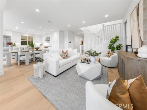 206  Collino  , Irvine, CA