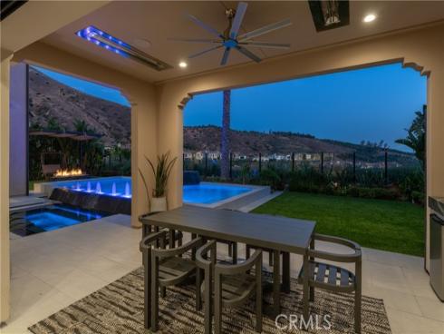 162  Leafy  , Irvine, CA