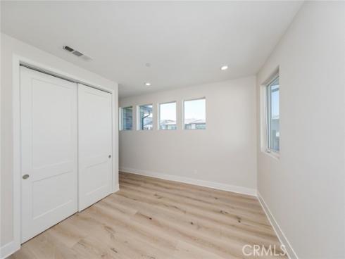 56  Chasma  , Irvine, CA