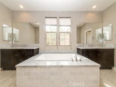 120  Tomato Springs  , Irvine, CA