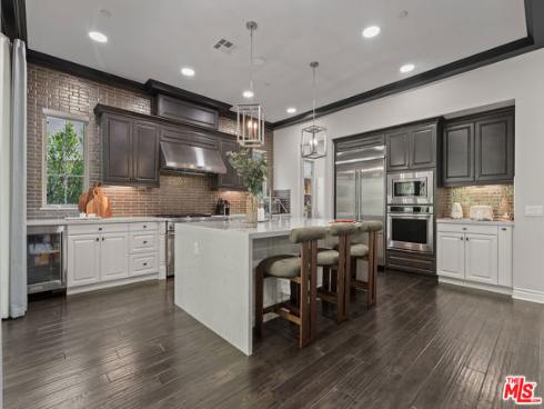 55  Suede  , Irvine, CA