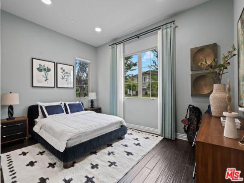 55  Suede  , Irvine, CA