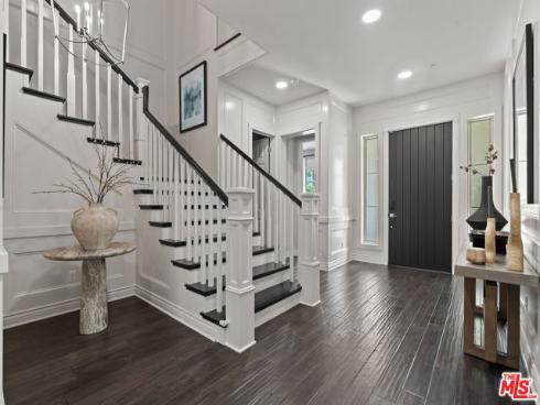 55  Suede  , Irvine, CA