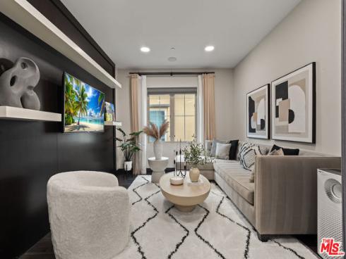 55  Suede  , Irvine, CA