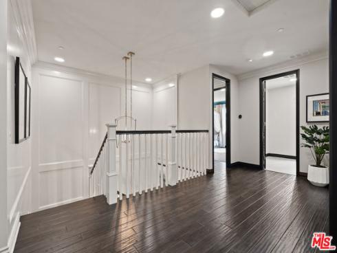 55  Suede  , Irvine, CA