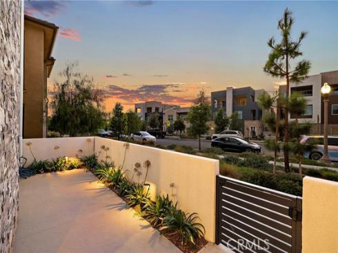 116  Zawn  , Irvine, CA