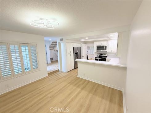 61  Ashbrook  , Irvine, CA