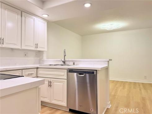 61  Ashbrook  , Irvine, CA