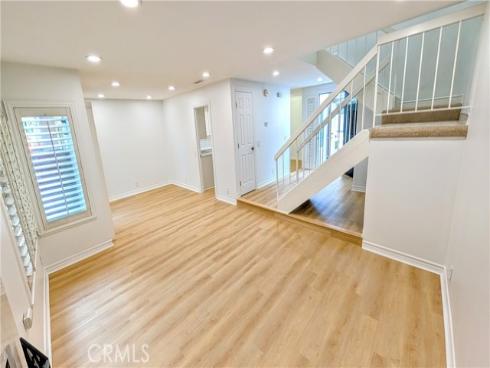 61  Ashbrook  , Irvine, CA