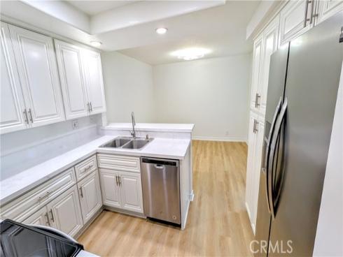 61  Ashbrook  , Irvine, CA