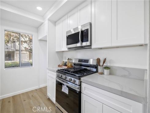 92  Clearbrook  , Irvine, CA