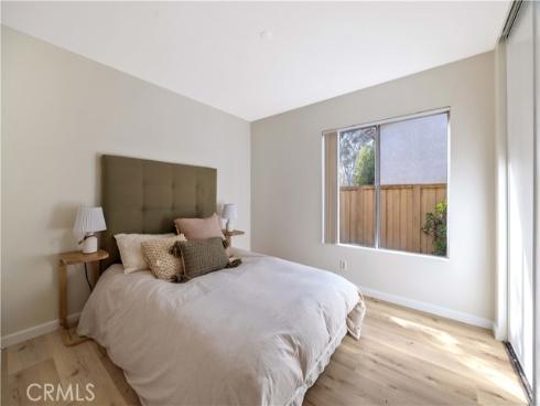 92  Clearbrook  , Irvine, CA