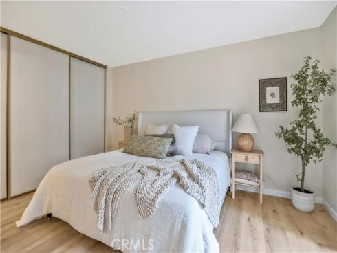 92  Clearbrook  , Irvine, CA