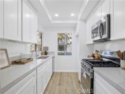 92  Clearbrook  , Irvine, CA