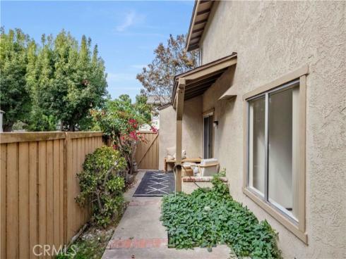 92  Clearbrook  , Irvine, CA