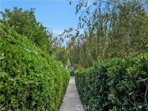 92  Clearbrook  , Irvine, CA