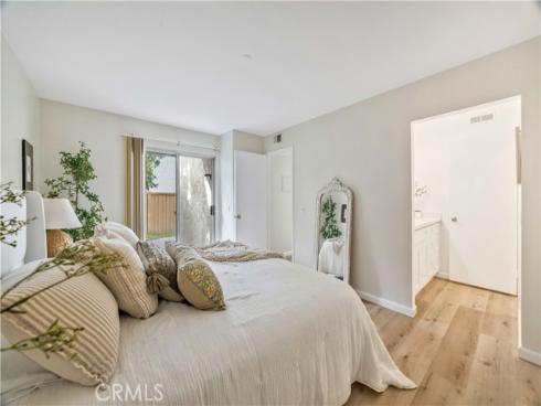 92  Clearbrook  , Irvine, CA