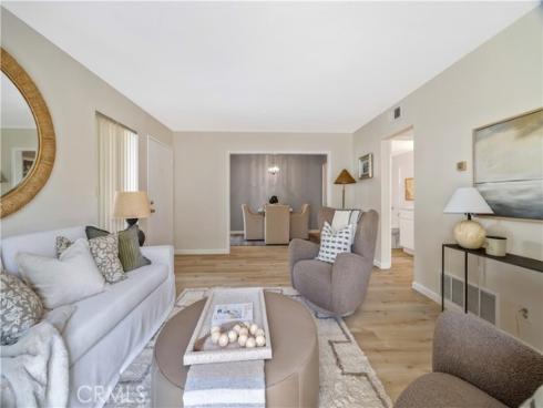 92  Clearbrook  , Irvine, CA