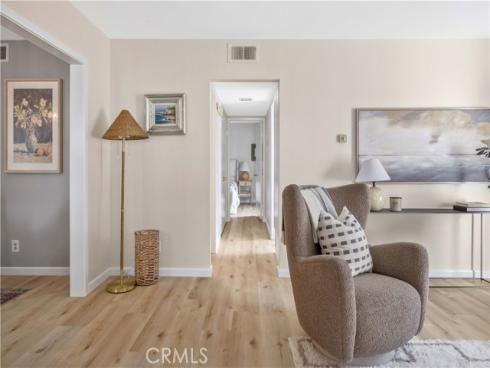 92  Clearbrook  , Irvine, CA