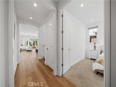 67  Runner  , Irvine, CA