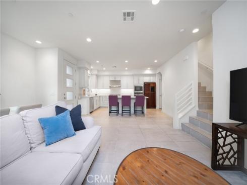 595  Cultivate  , Irvine, CA