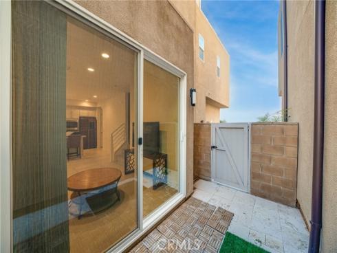 595  Cultivate  , Irvine, CA