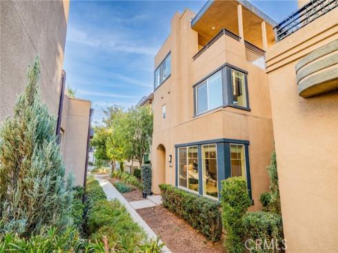 595  Cultivate  , Irvine, CA