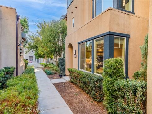 595  Cultivate  , Irvine, CA