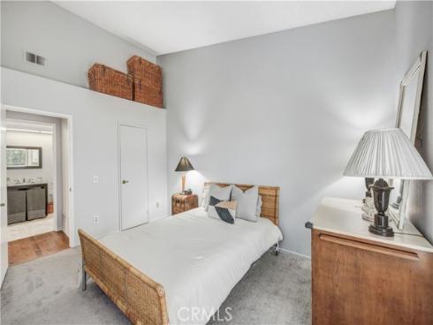 114  Costero Aisle  , Irvine, CA