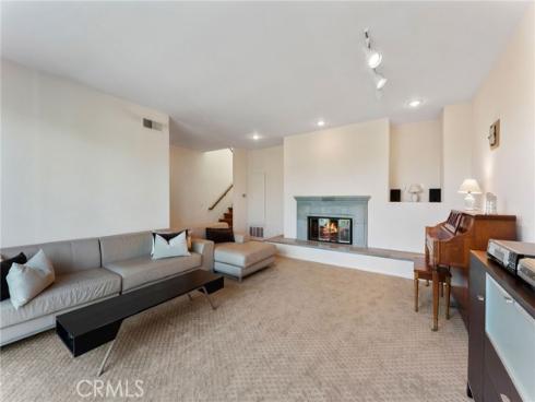 21  Centaurus  , Irvine, CA