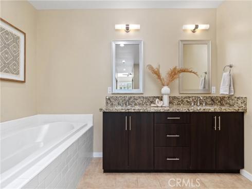 21  Gramercy  312 , Irvine, CA