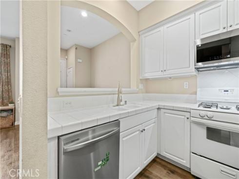 142  Hedge Bloom  , Irvine, CA