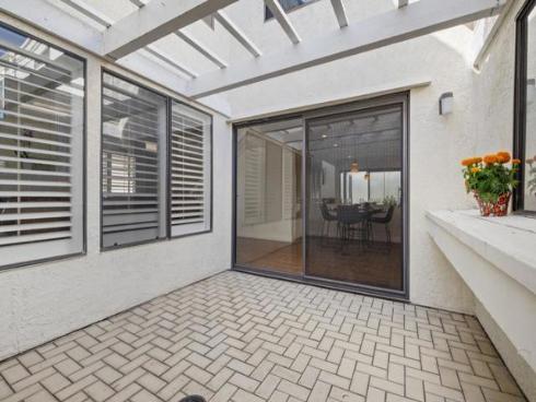 15  Morena  , Irvine, CA