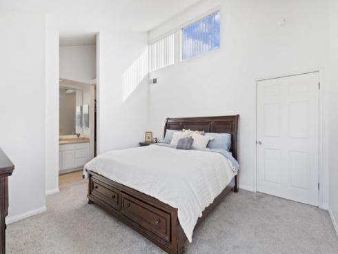 15  Morena  , Irvine, CA