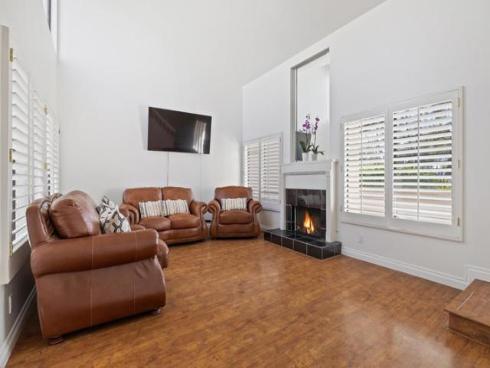 15  Morena  , Irvine, CA