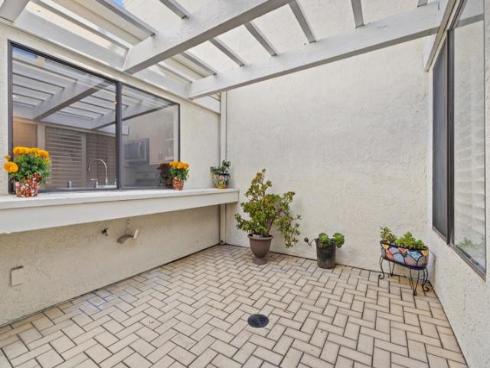 15  Morena  , Irvine, CA