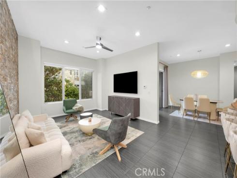 21  Gramercy  220 , Irvine, CA