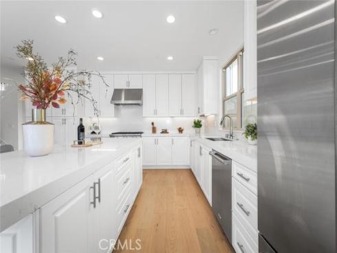 107  Somera  , Irvine, CA